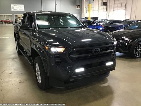 Used 2024 Toyota Tacoma SR5 AWD/4WD image 6