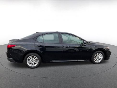 Used 2025 Toyota Camry LE image 16