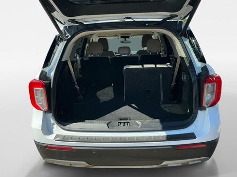 Used 2024 Ford Explorer XLT w/ Equipment Group 202A image 16