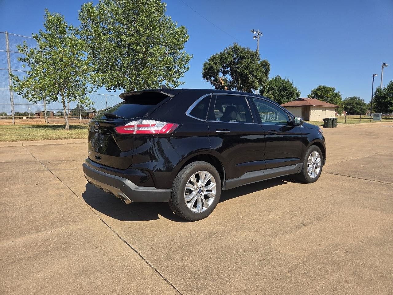 Used 2021 Ford Edge Titanium FWD image 28