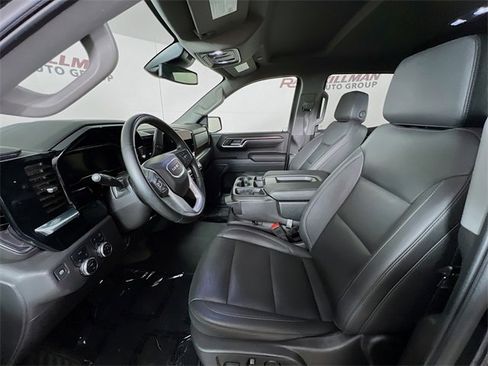Used 2025 GMC Sierra 1500 SLT image 10