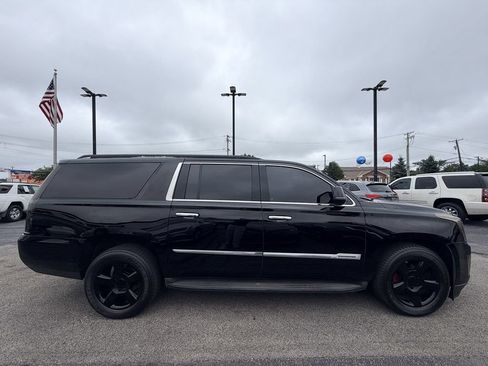 Used 2016 Cadillac Escalade ESV Premium AWD/4WD image 4