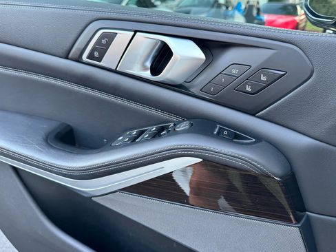 Used 2021 BMW X5 M50i w/ Executive Package image 23