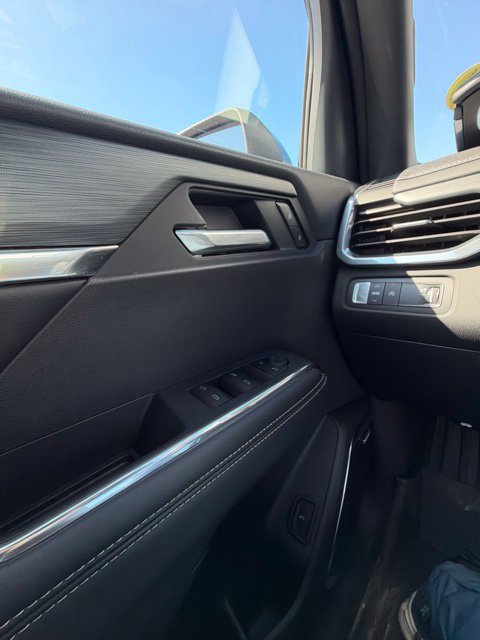 Used 2025 GMC Acadia Elevation w/ Elevation Premium Package FWD image 21