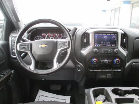 Used 2021 Chevrolet Silverado 1500 LT w/ Bed Protection Package AWD/4WD image 12