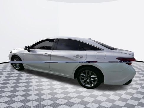 Used 2022 Toyota Avalon XLE w/ Carpet Mat Package (TMS) FWD image 6