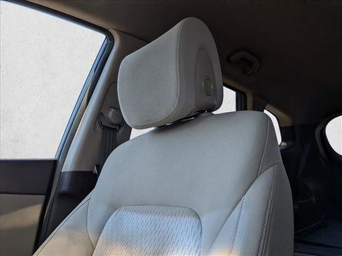 Used 2017 Hyundai Santa Fe SE image 15