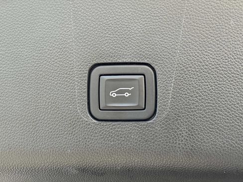 Used 2023 Chevrolet Traverse High Country w/ LPO, Cargo Package image 15