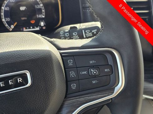 Certified 2024 Jeep Wagoneer L Series III w/ Flexible Seating Group image 32