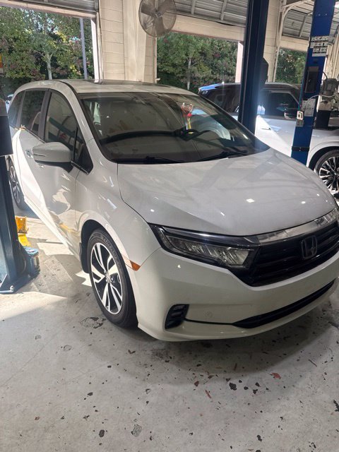 Used 2024 Honda Odyssey Touring image 3