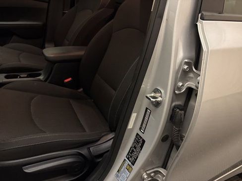 Certified 2019 Kia Forte LXS image 10