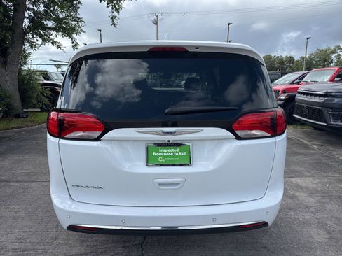 Certified 2020 Chrysler Pacifica Touring w/ Advanced Safetytec Group FWD image 39