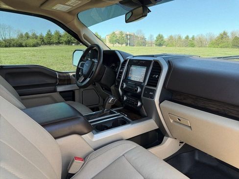 Used 2019 Ford F150 Lariat w/ Equipment Group 502A Luxury AWD/4WD image 30