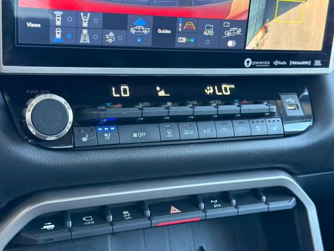 Used 2022 Toyota Tundra Limited w/ TRD Off-Road Package AWD/4WD image 21