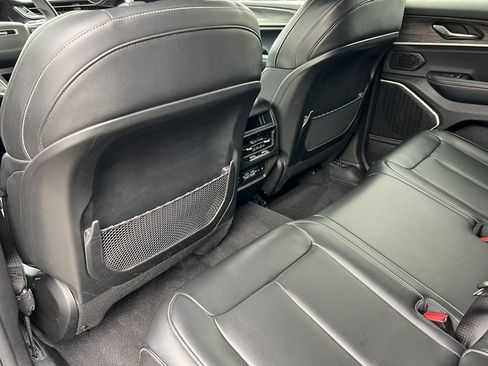 Used 2022 Jeep Grand Cherokee Limited AWD/4WD image 44
