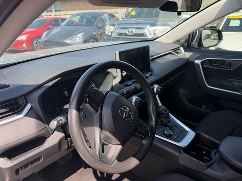 Used 2023 Toyota RAV4 LE AWD/4WD image 12