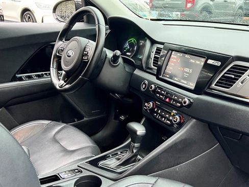 Used 2018 Kia Niro EX Premium image 9