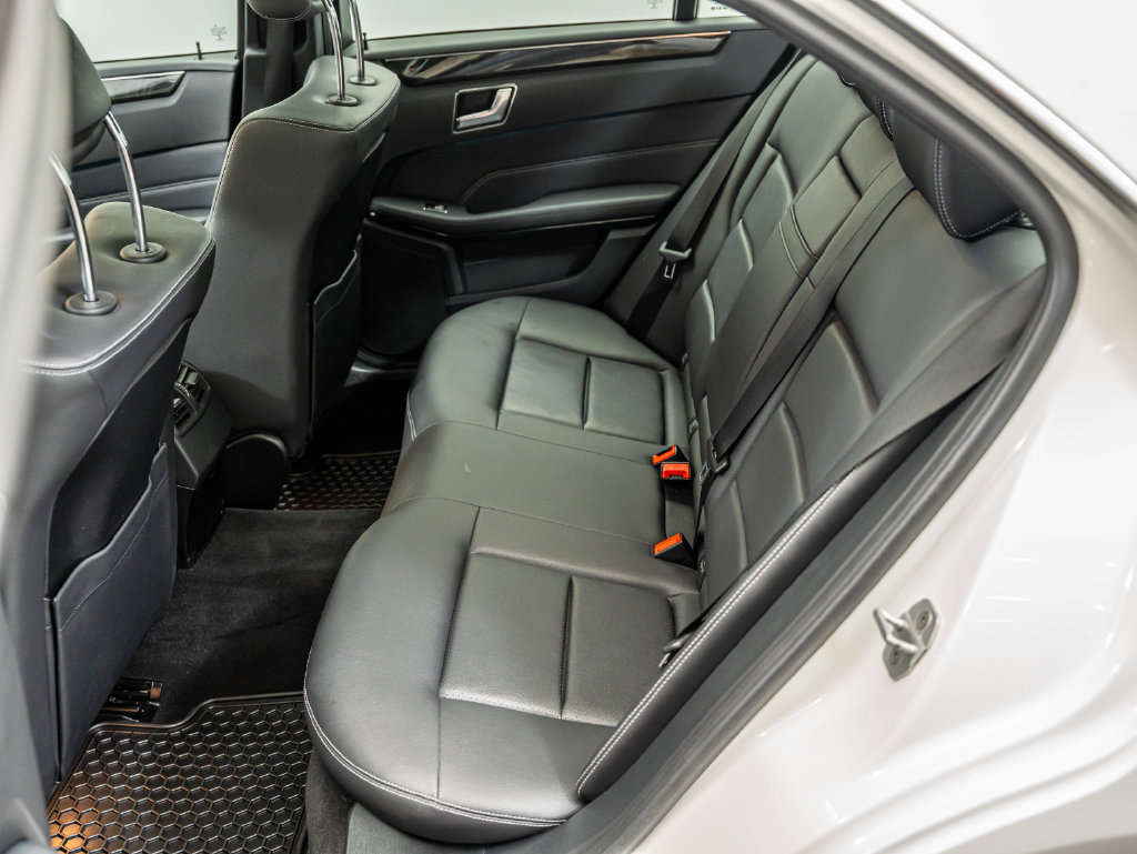 Used 2016 Mercedes-Benz E 350 4MATIC Sedan image 43