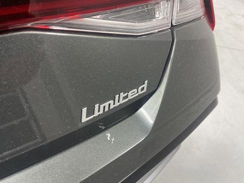 New 2025 Hyundai Elantra Limited image 28