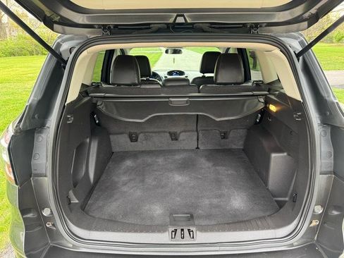 Used 2017 Ford Escape SE w/ SE Sport Appearance Package image 12