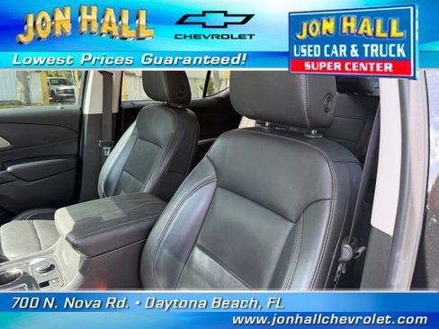 Used 2020 Chevrolet Traverse LT w/ LT Premium Package FWD image 18
