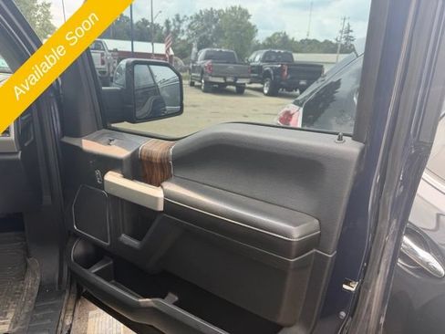 Used 2018 Ford F150 Lariat w/ Equipment Group 502A Luxury AWD/4WD image 8