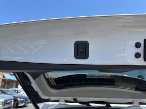 Used 2019 Toyota Highlander AWD V6 image 17
