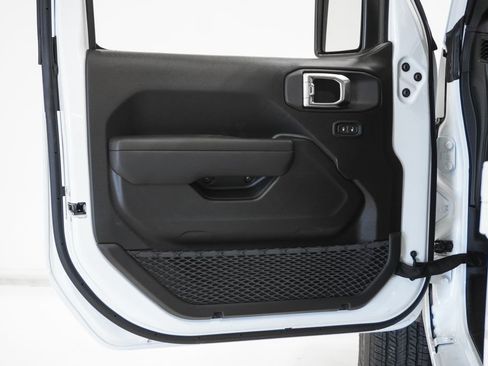 New 2026 Jeep Gladiator Sport image 13