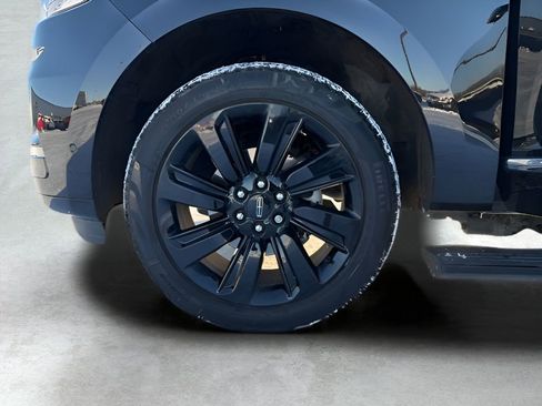 Used 2024 Lincoln Navigator Reserve w/ Equipment Group 201A AWD/4WD image 41