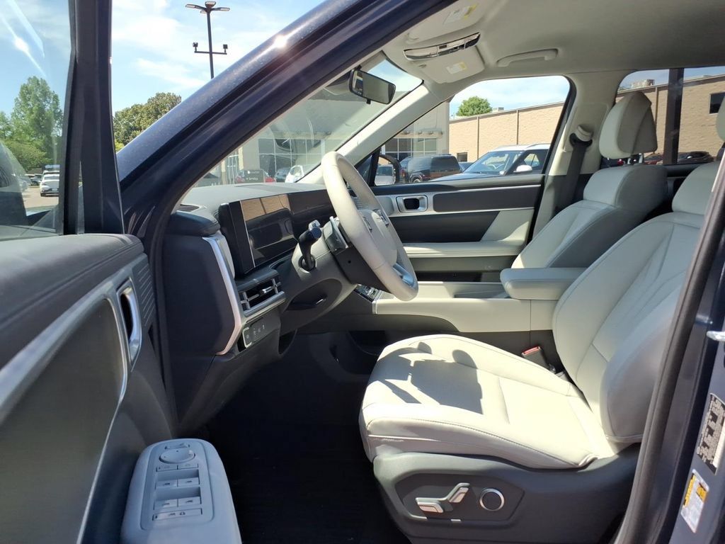 Used 2026 Hyundai Santa Fe SEL FWD image 15