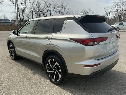 Used 2022 Mitsubishi Outlander ES image 4