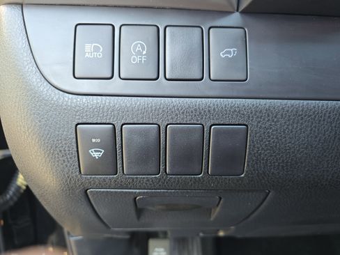Used 2017 Toyota Highlander Plus AWD/4WD image 25
