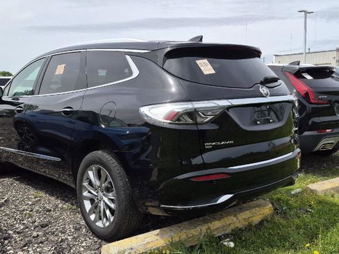 Used 2022 Buick Enclave Avenir w/ Avenir Technology Package AWD/4WD image 4