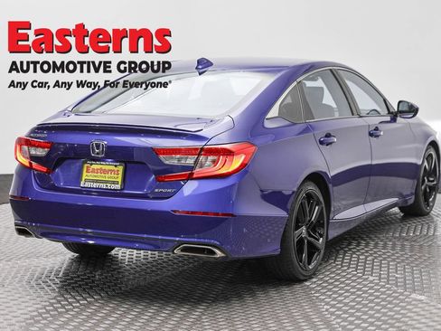 Used 2018 Honda Accord Sport image 5