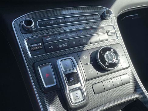 Used 2023 Hyundai Santa Fe SEL Premium image 18