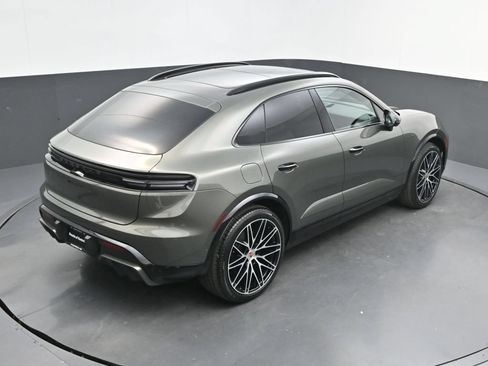 New 2026 Porsche Macan 4 Electric AWD/4WD image 31