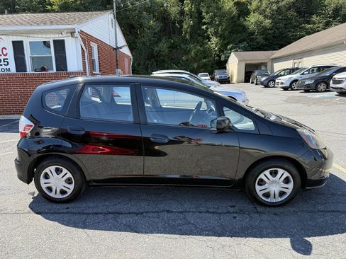 Used 2011 Honda Fit image 4