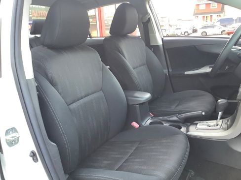 Used 2013 Toyota Corolla S image 16