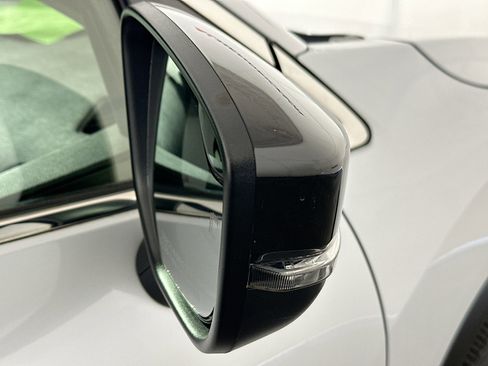 Used 2023 Mitsubishi Eclipse Cross LE image 10