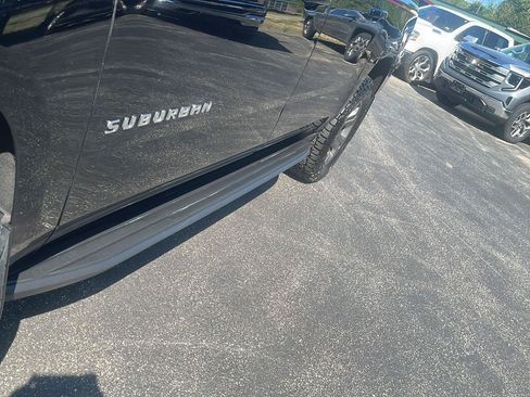 Used 2017 Chevrolet Suburban LT AWD/4WD image 39