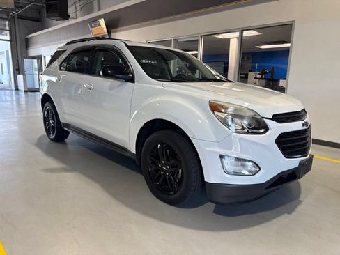 Used 2017 Chevrolet Equinox LT w/ Sport Edition FWD image 3