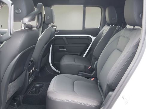 New 2026 Land Rover Defender 130 X-Dynamic SE image 13