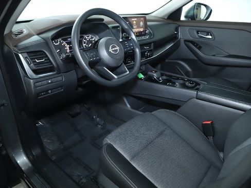 Certified 2023 Nissan Rogue SV image 17