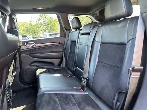 Used 2015 Jeep Grand Cherokee Altitude AWD/4WD image 16