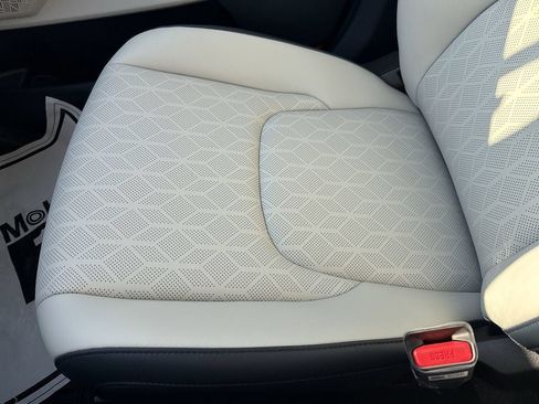 New 2026 Kia Carnival EX FWD image 38