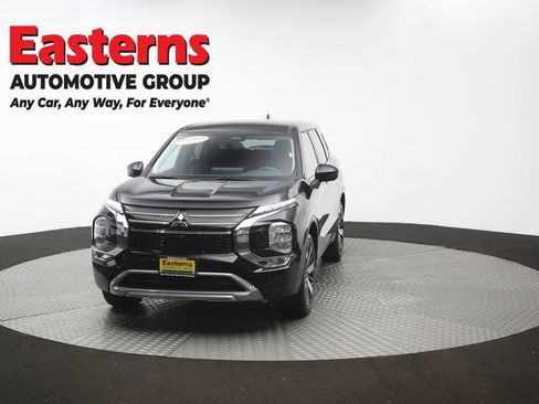 Used 2025 Mitsubishi Outlander SE AWD/4WD image 54