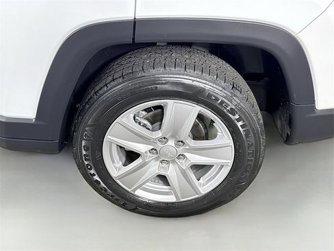 Used 2022 Jeep Compass Latitude w/ Sun and Sound Group image 33