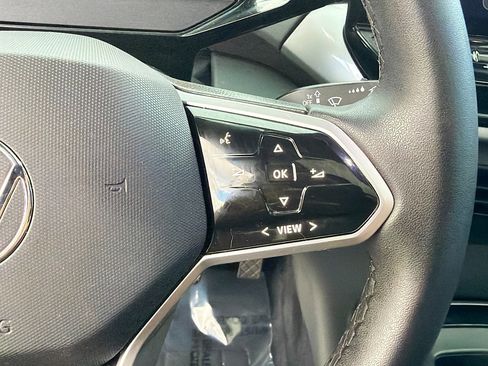 Used 2023 Volkswagen ID.4 Pro S image 39