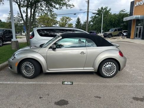 Used 2016 Volkswagen Beetle 1.8T S FWD image 4
