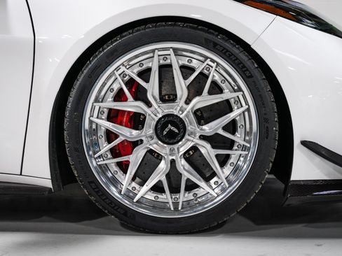 Used 2023 Chevrolet Corvette Z06 w/ Z07 Performance Package RWD image 12